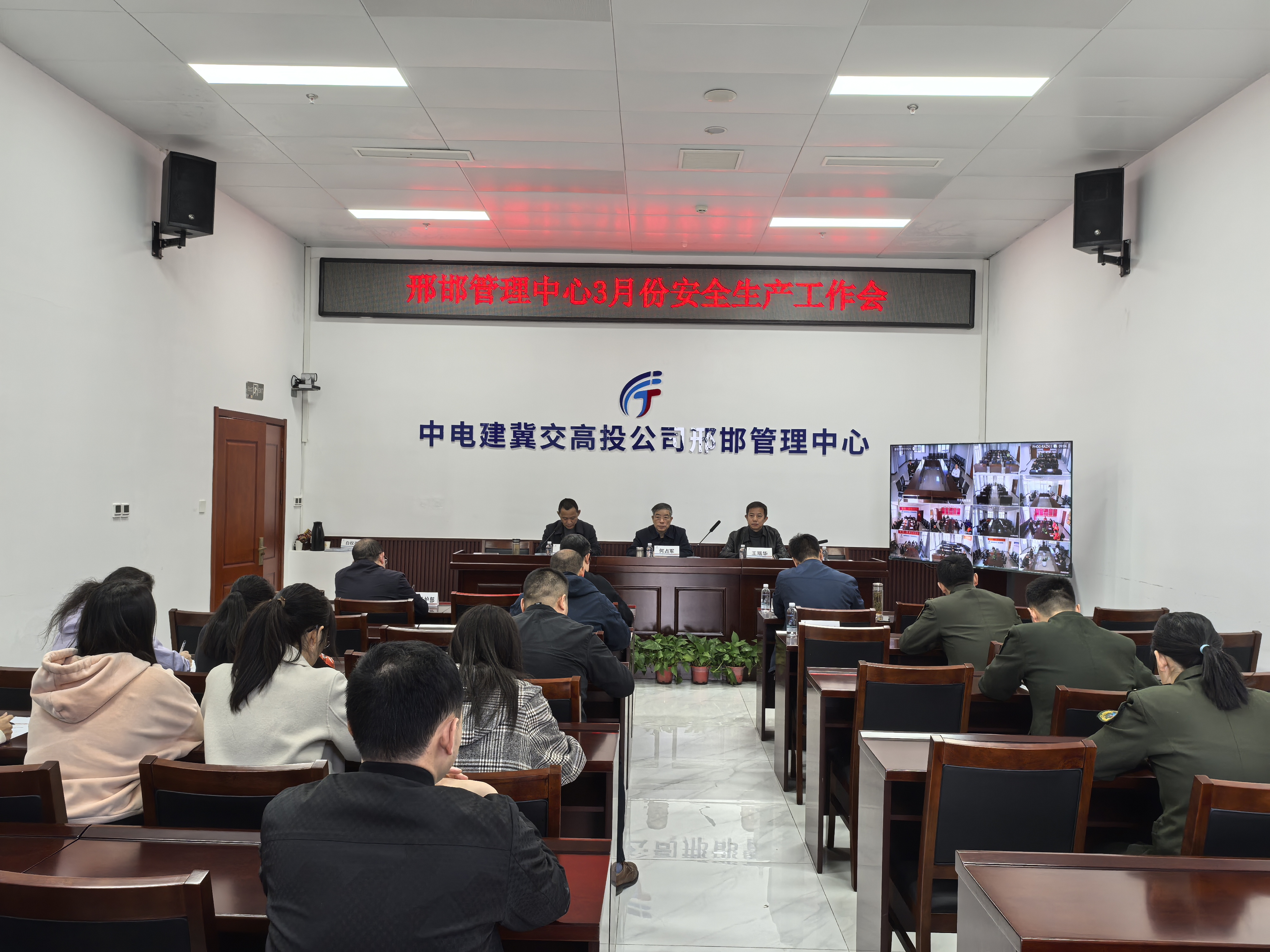 330b4fca1f551fd57967b743bd95668.jpg 330b4fca1f551fd57967b743bd95668.jpg