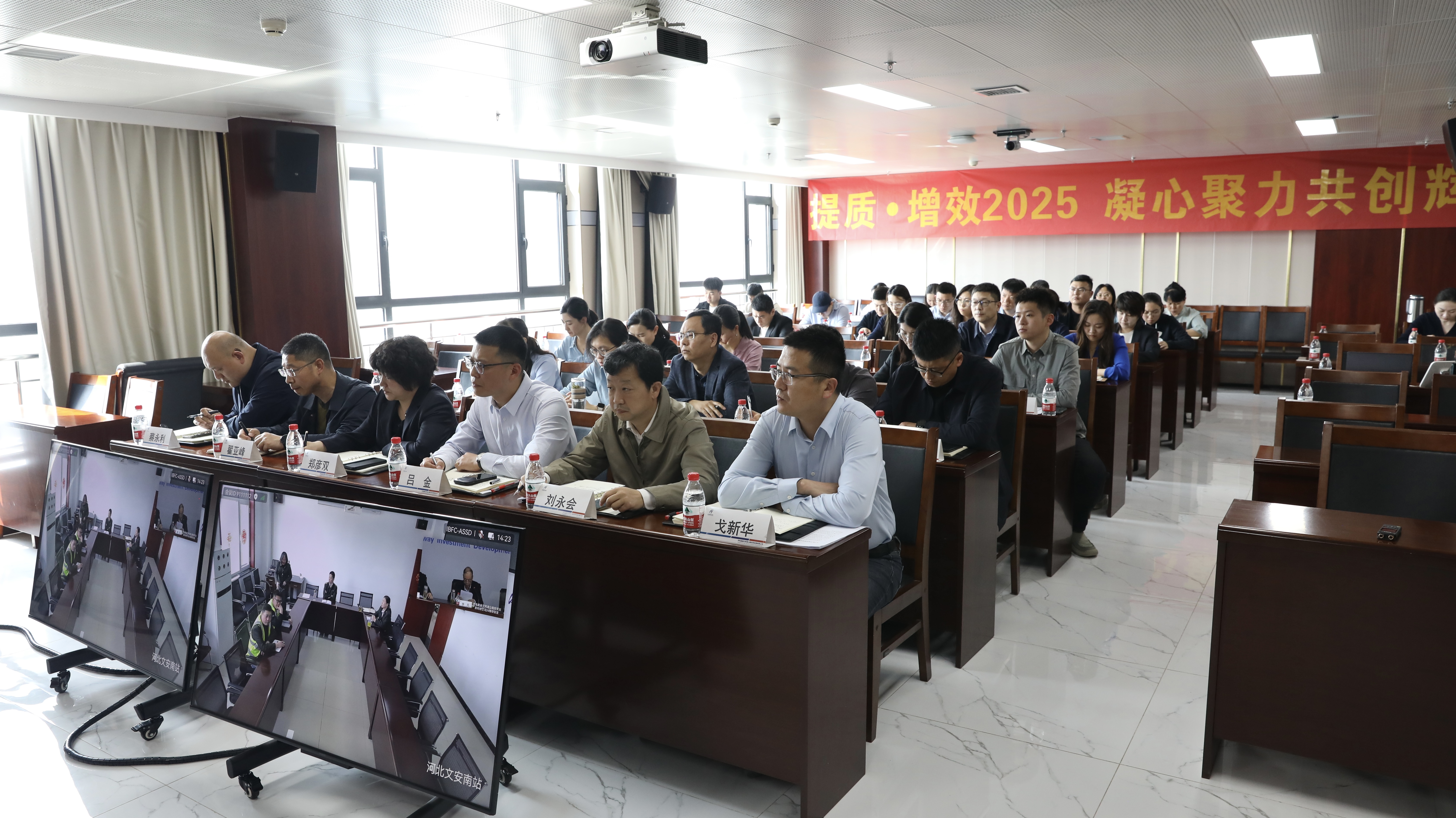 C:\Users\Administrator\Desktop\2.jpg C:\Users\Administrator\Desktop\2.jpg