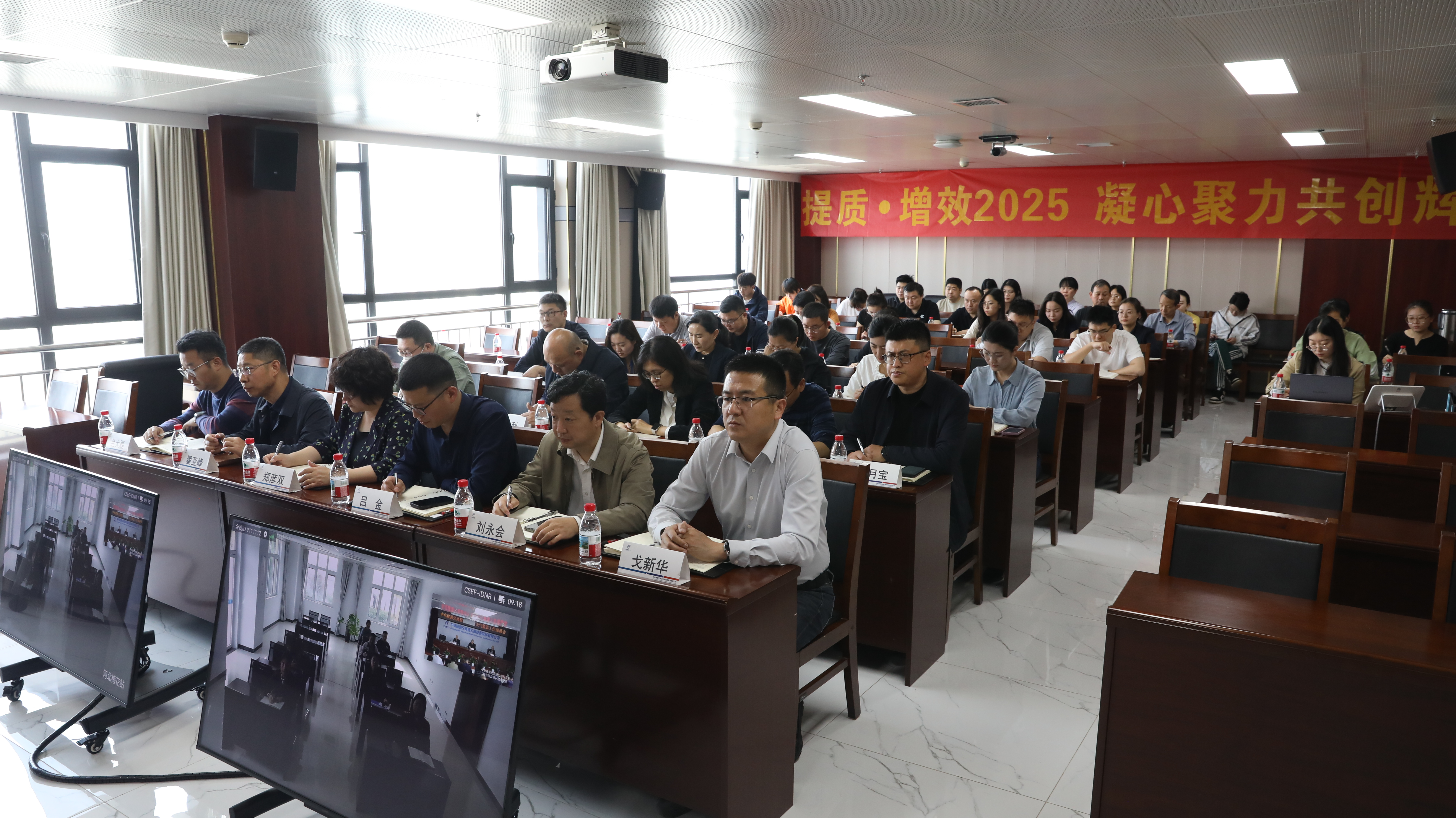 C:\Users\Administrator\Desktop\2.jpg C:\Users\Administrator\Desktop\2.jpg