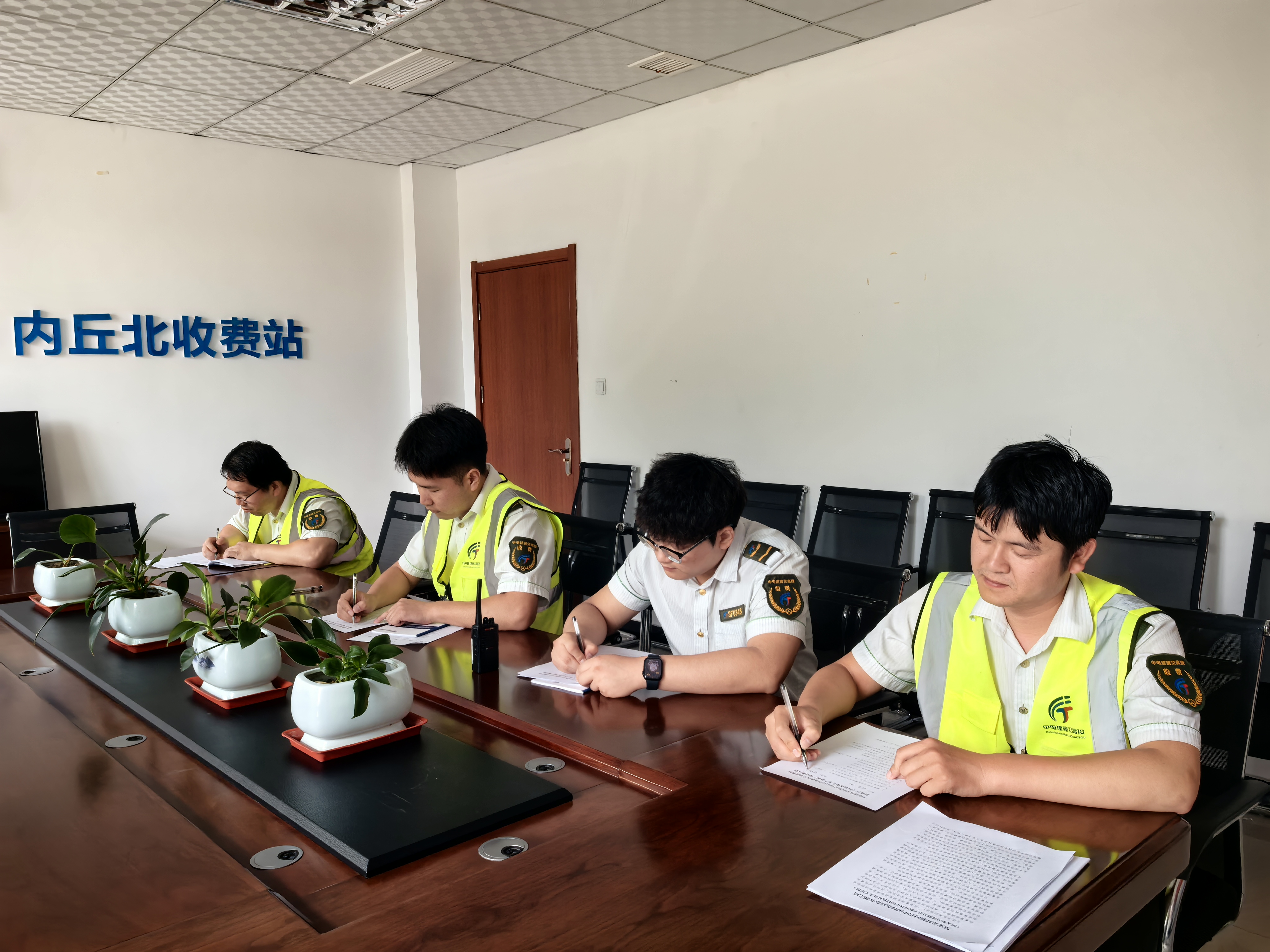 岗位练兵 (2).jpg 岗位练兵 (2).jpg