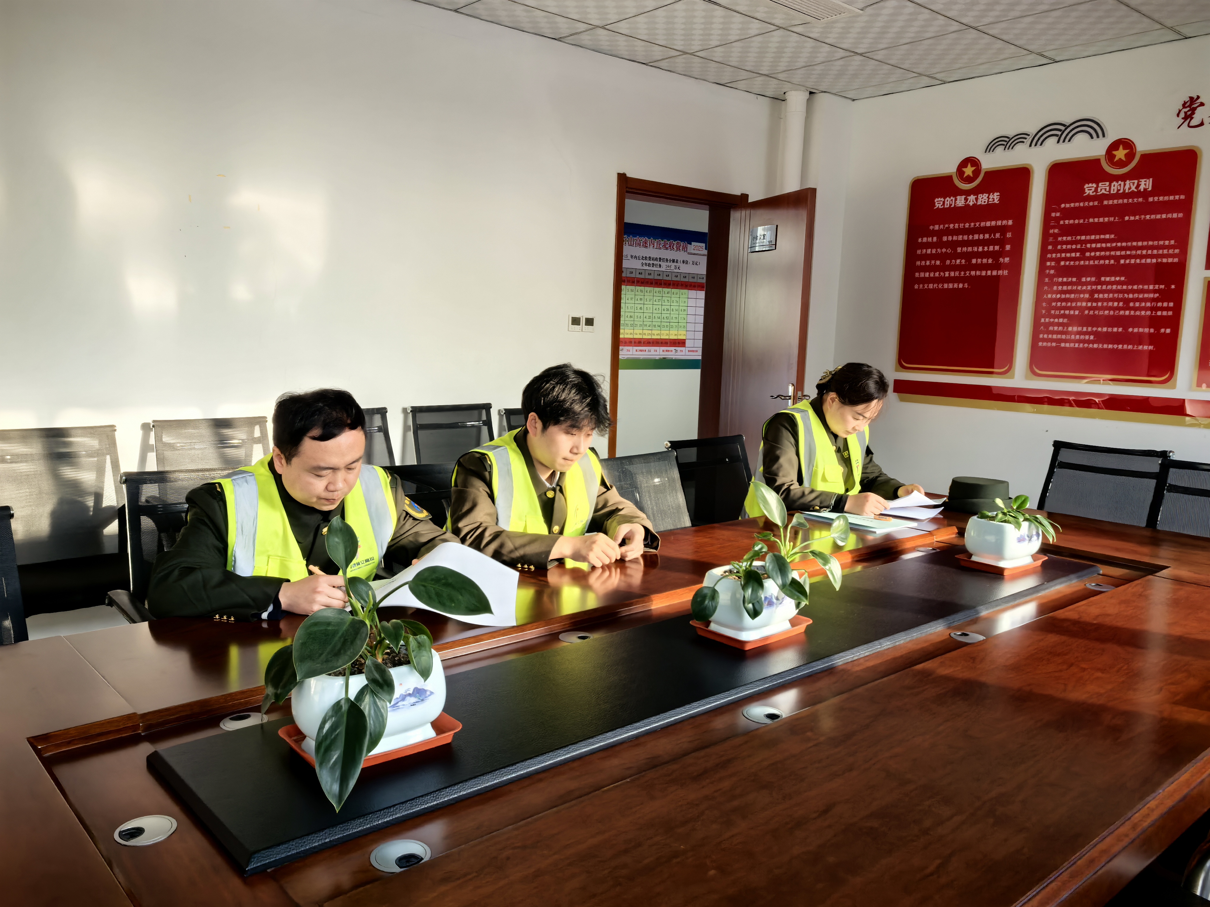 18e540b7952b17c2ae834ca2505197db.jpg 18e540b7952b17c2ae834ca2505197db.jpg