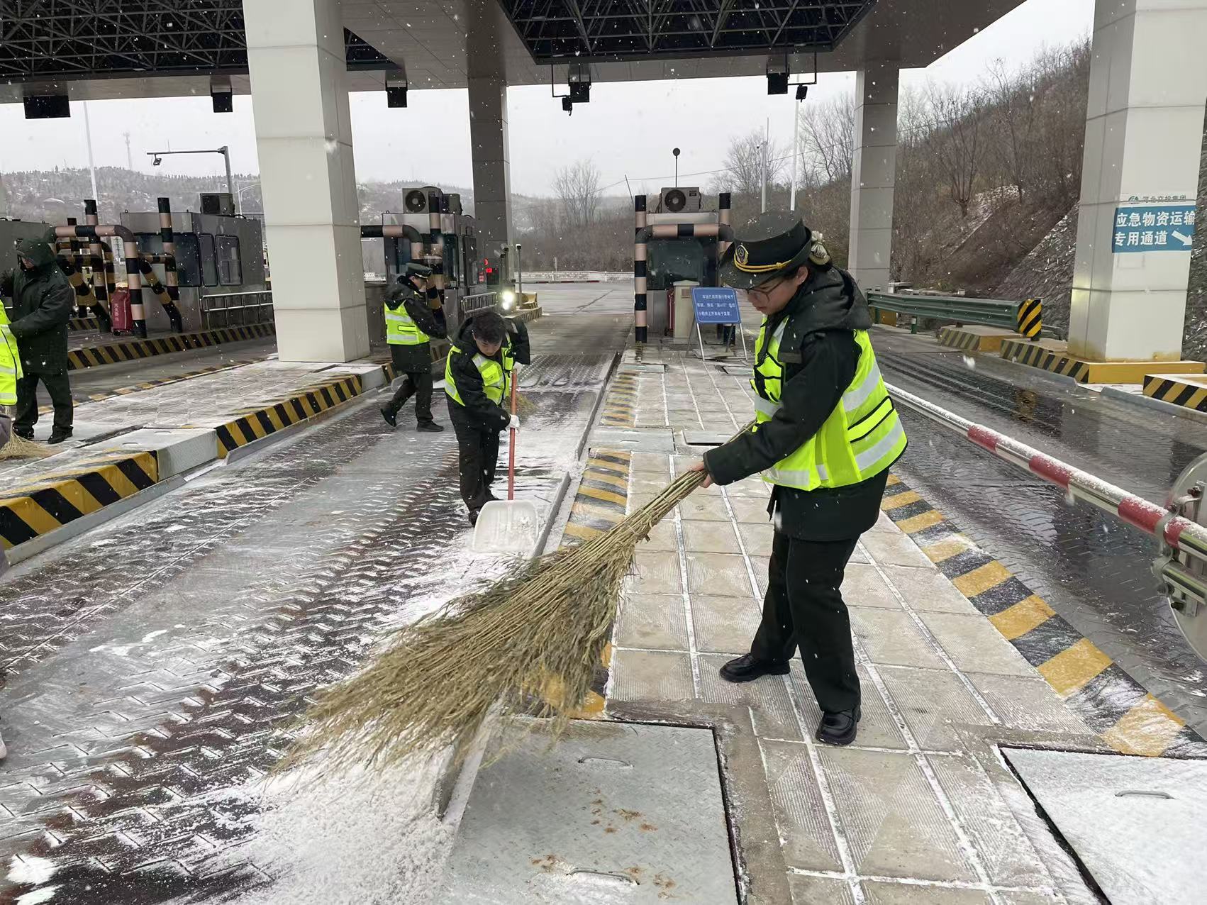 E:\赞龙桌面\4705dec21f39d47fe0f2d388eb0f84f2.jpg E:\赞龙桌面\4705dec21f39d47fe0f2d388eb0f84f2.jpg